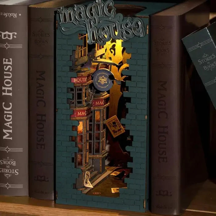 Book Nook La Maison Magique.