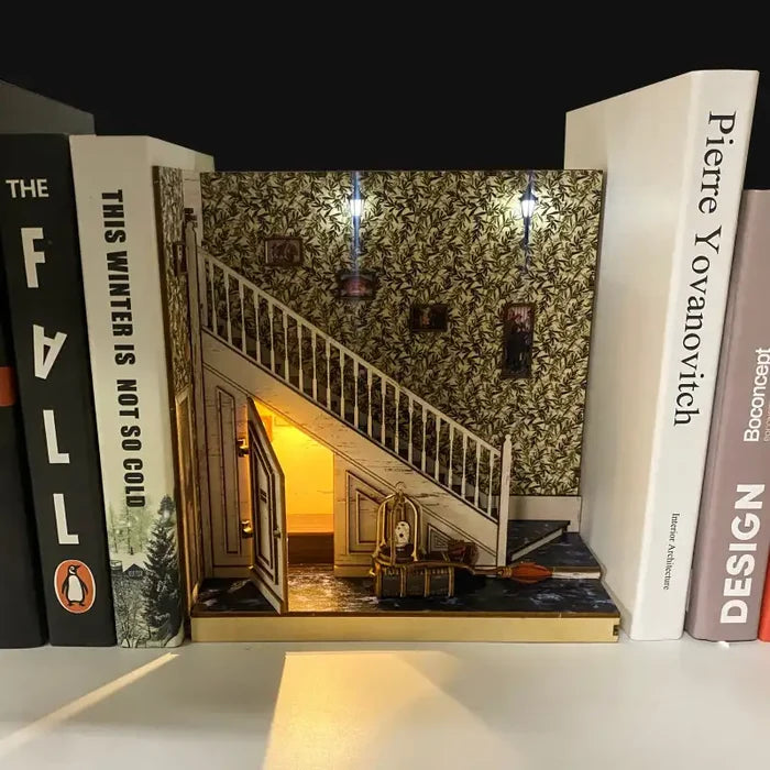 Book Nook Placard sous l’escalier