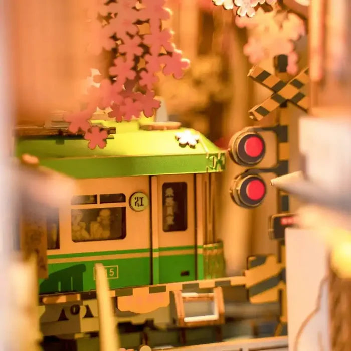 Book Nook Sakura Densya.