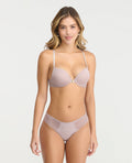 Panty brasilera semidescaderada St. Even en color malva con detalles laterales de encaje y elástico cómodo en cintura.