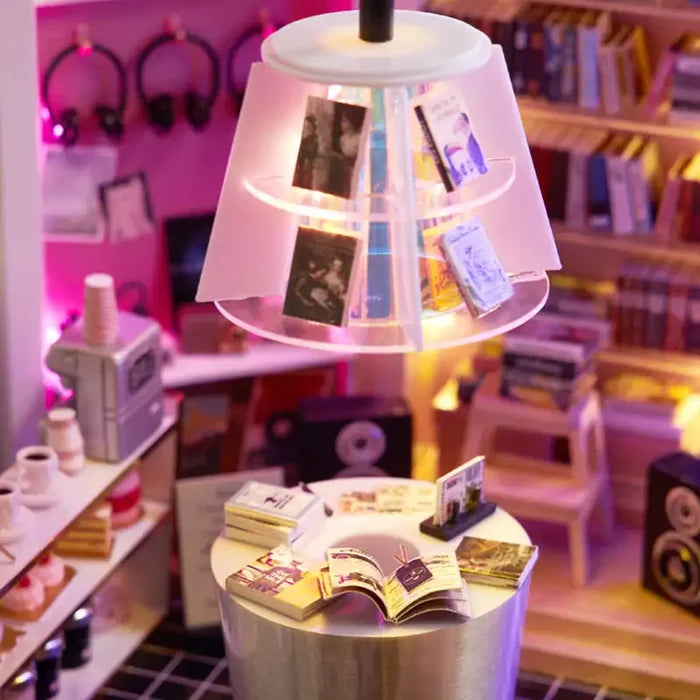 Maison Miniature Café Littéraire