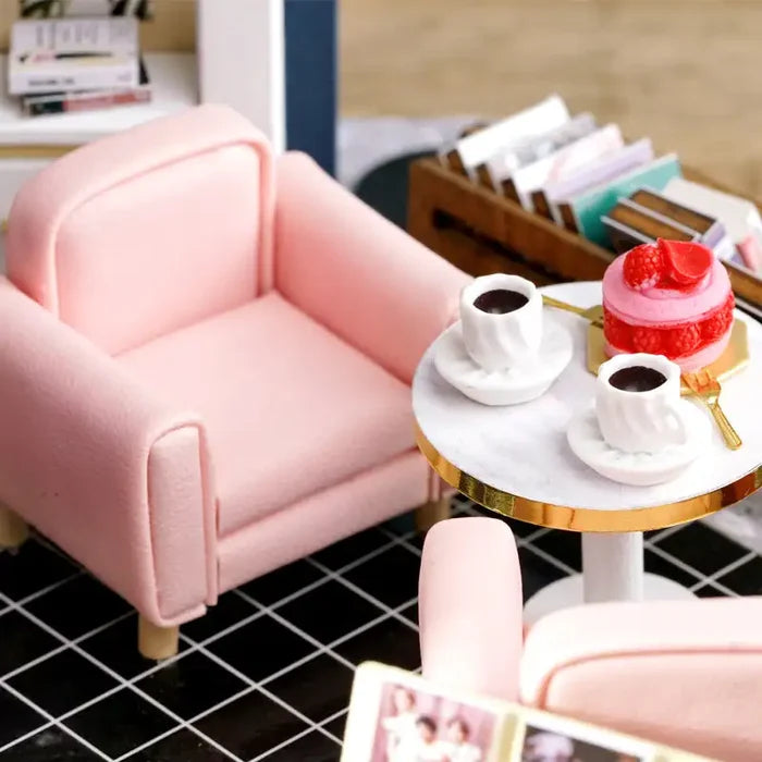 Maison Miniature Café Littéraire