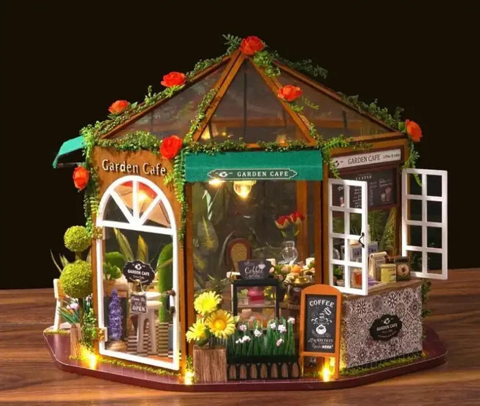 Maison Miniature Garden Café