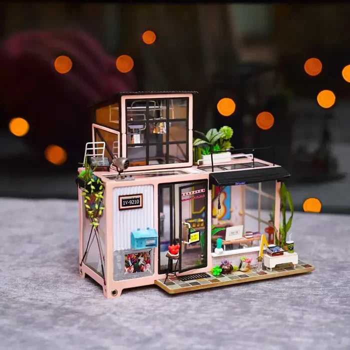 Maison Miniature Kevin’s Bachelor Studio