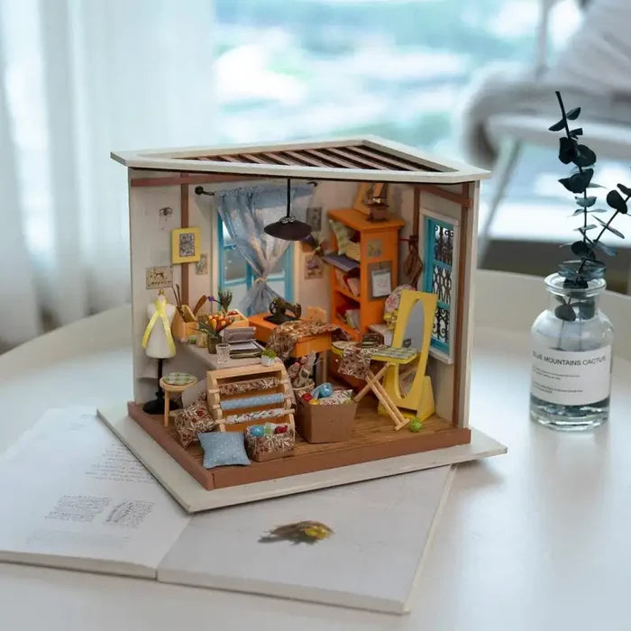Maison Miniature Lisa’s Tailor Room
