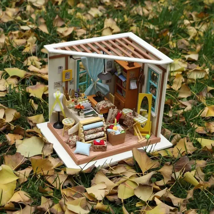 Maison Miniature Lisa’s Tailor Room