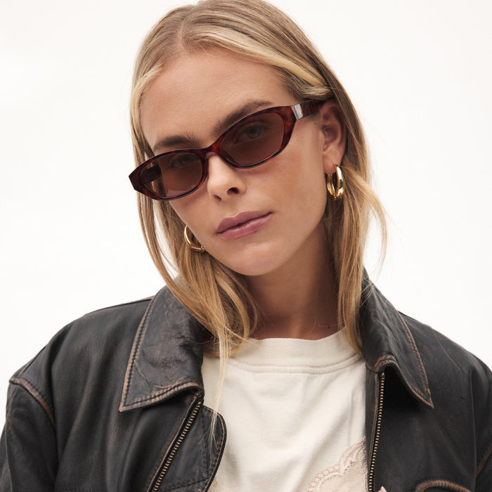 Moonstone Dark Tort Female Oval Sunglasses | Aire