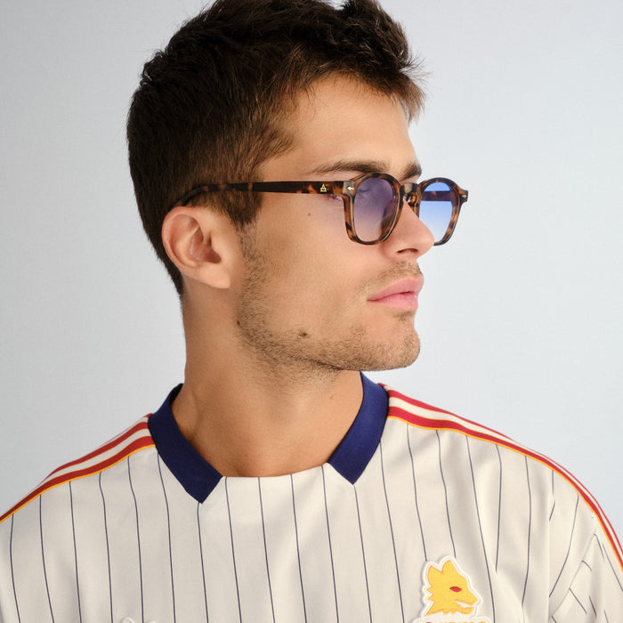 Nyxis Amber Tort Uni-Sex Round Sunglasses | Aire