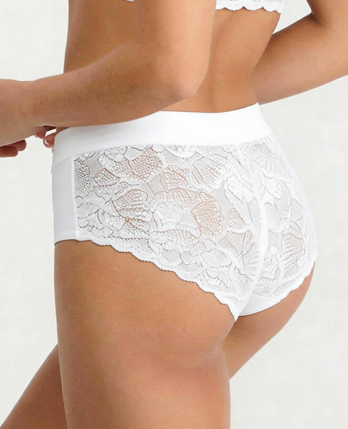 Panty-Cachetero-|-Tiro-Alto-|-Con-Encaje_St Even Colombia_49772