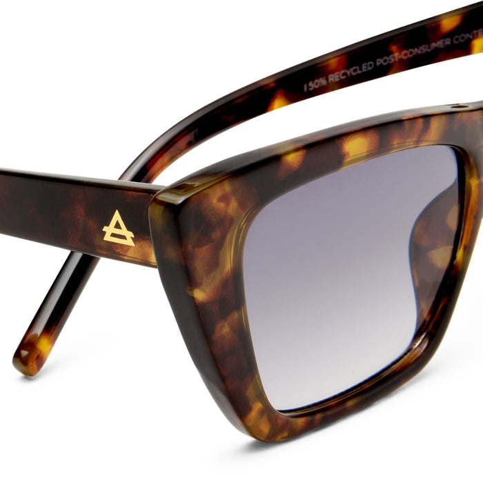 Solstice Honey Tort Female Cat-Eye Sunglasses | Aire